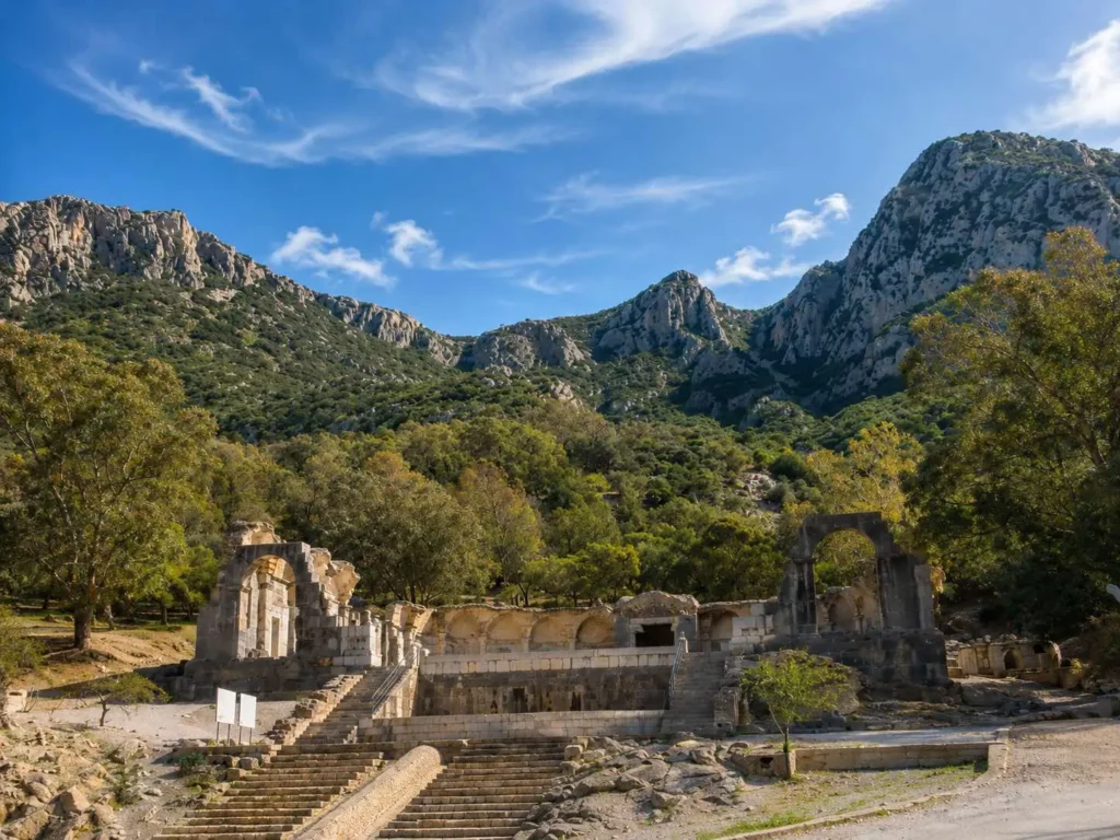 Zaghouan Zriba Olia tour Tunisia Roman ruins and mountain landscape near the Water Temple
